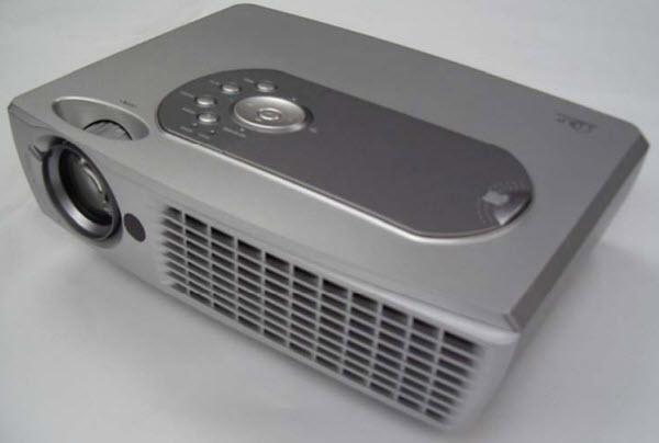 Megapower ML-670 Projector front view